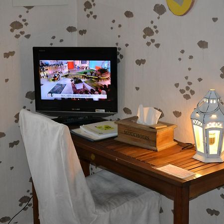 Logis Le Relais Sarrasin Otel Vezenobres Dış mekan fotoğraf