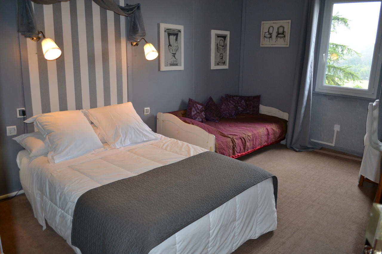 Logis Le Relais Sarrasin Otel Vezenobres Oda fotoğraf