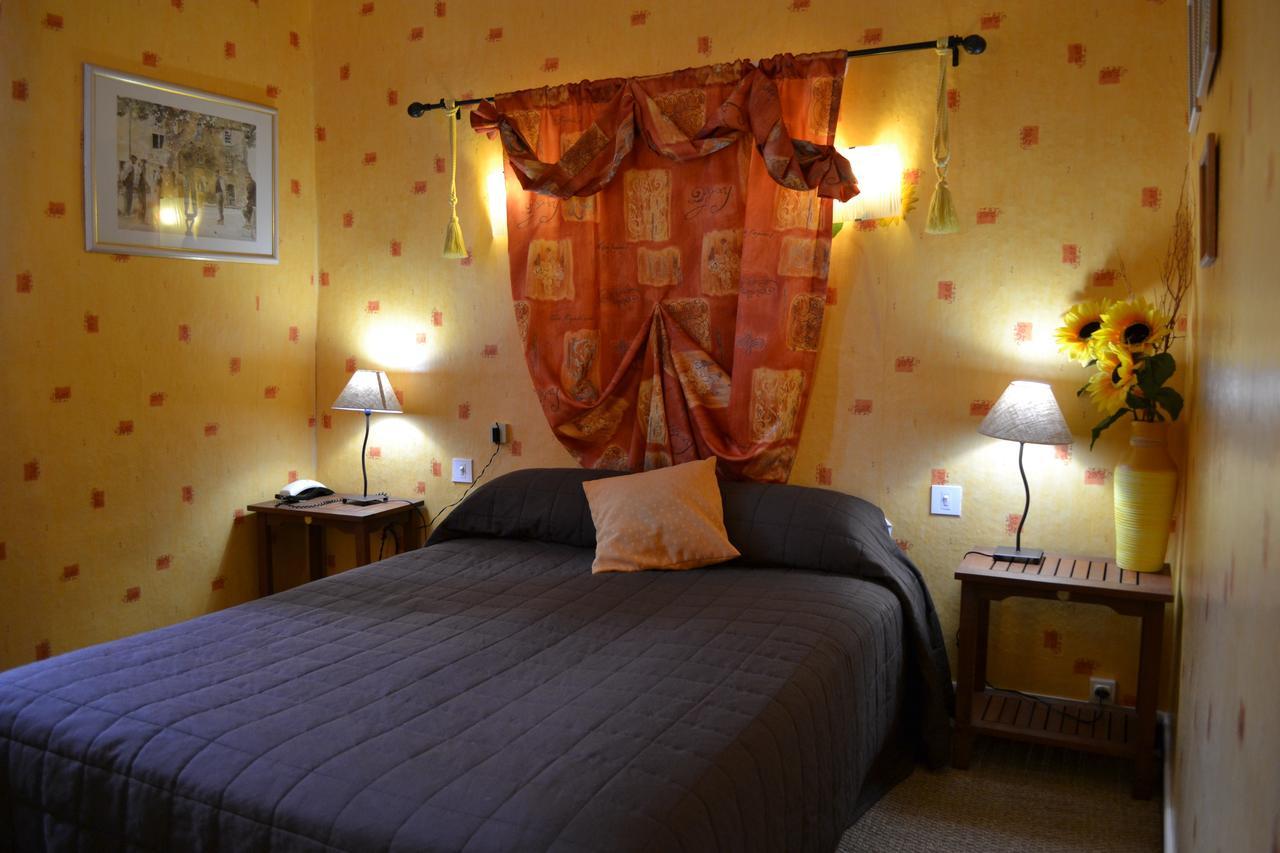 Logis Le Relais Sarrasin Otel Vezenobres Oda fotoğraf