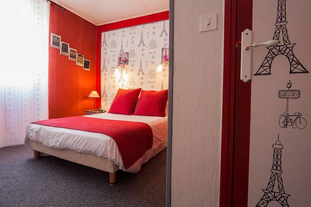 Logis Le Relais Sarrasin Otel Vezenobres Dış mekan fotoğraf